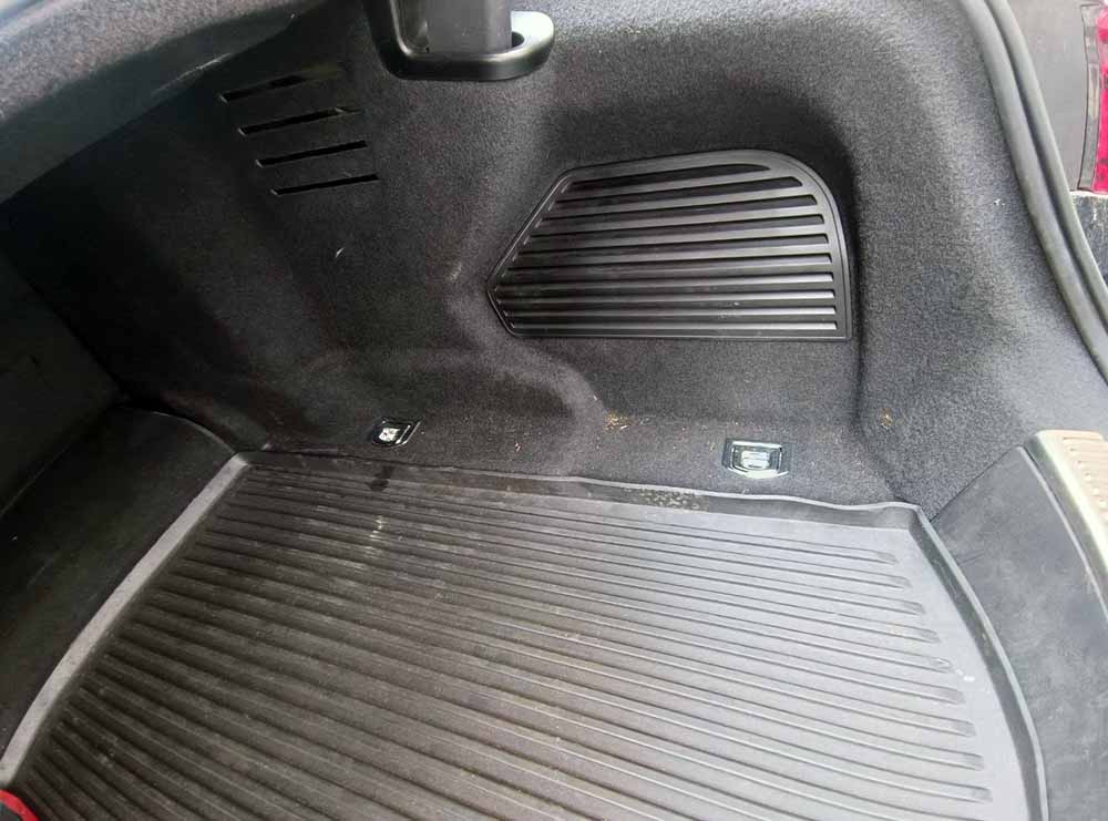 Багажник Audi A8 Багажник Audi A8